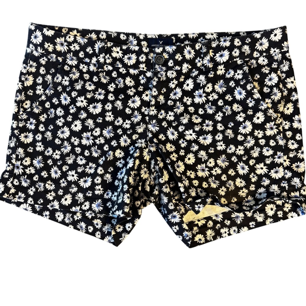 American Eagle Outfitters Women's Size‎ 14 Midi Stretch Shorts - Daisy Print